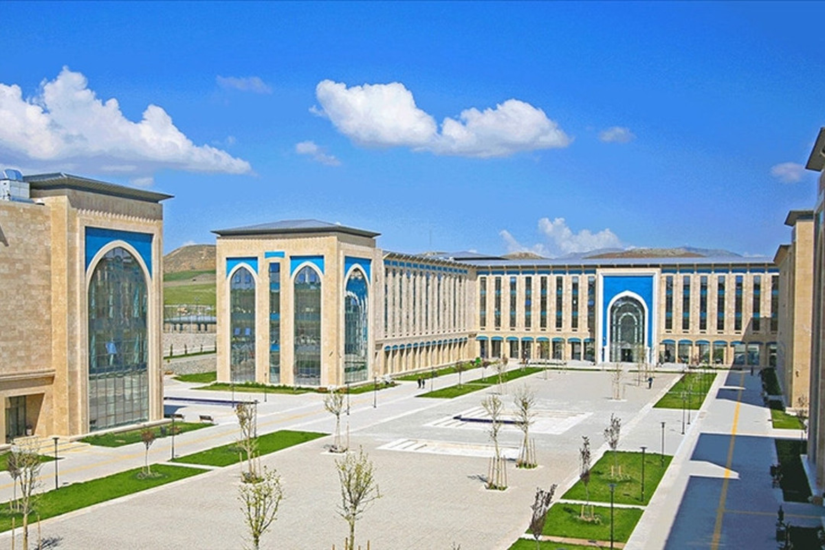 Ankara Yıldırım Beyazıt Üniversitesi kampüsü
